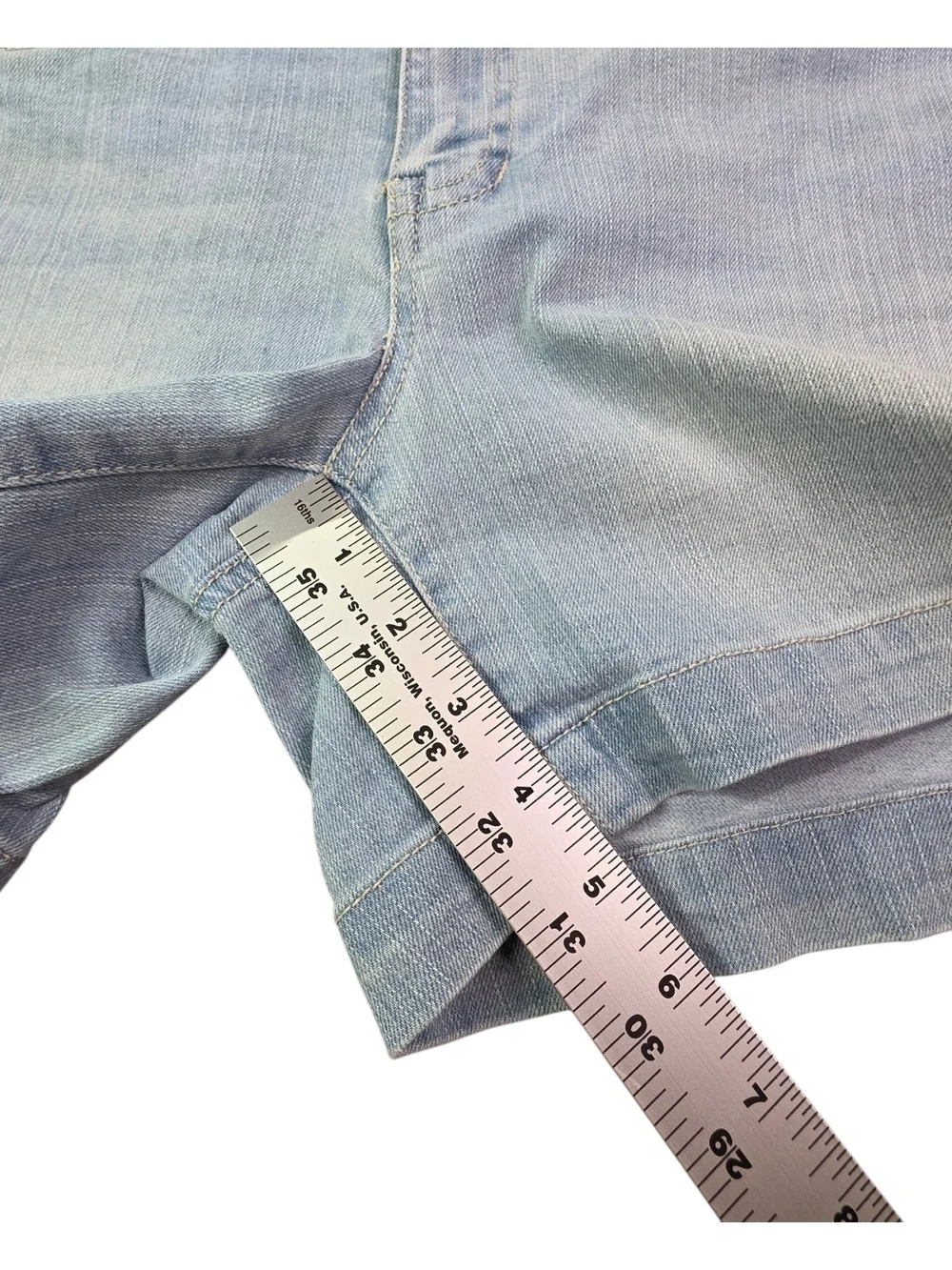 d.jeans Cuffed Denim Shorts Size 8 Light Wash Repreve Eco Friendly Stretch